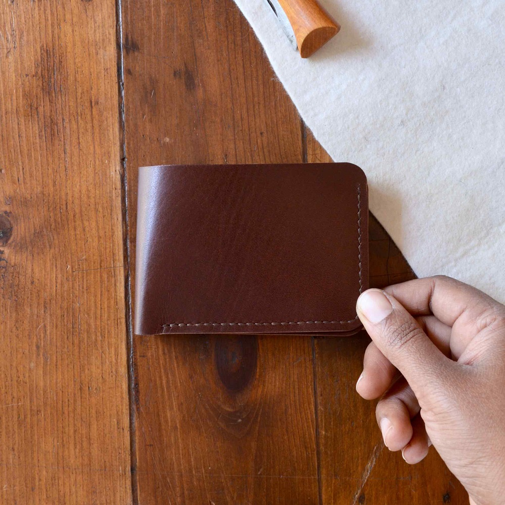 slim bifold wallet