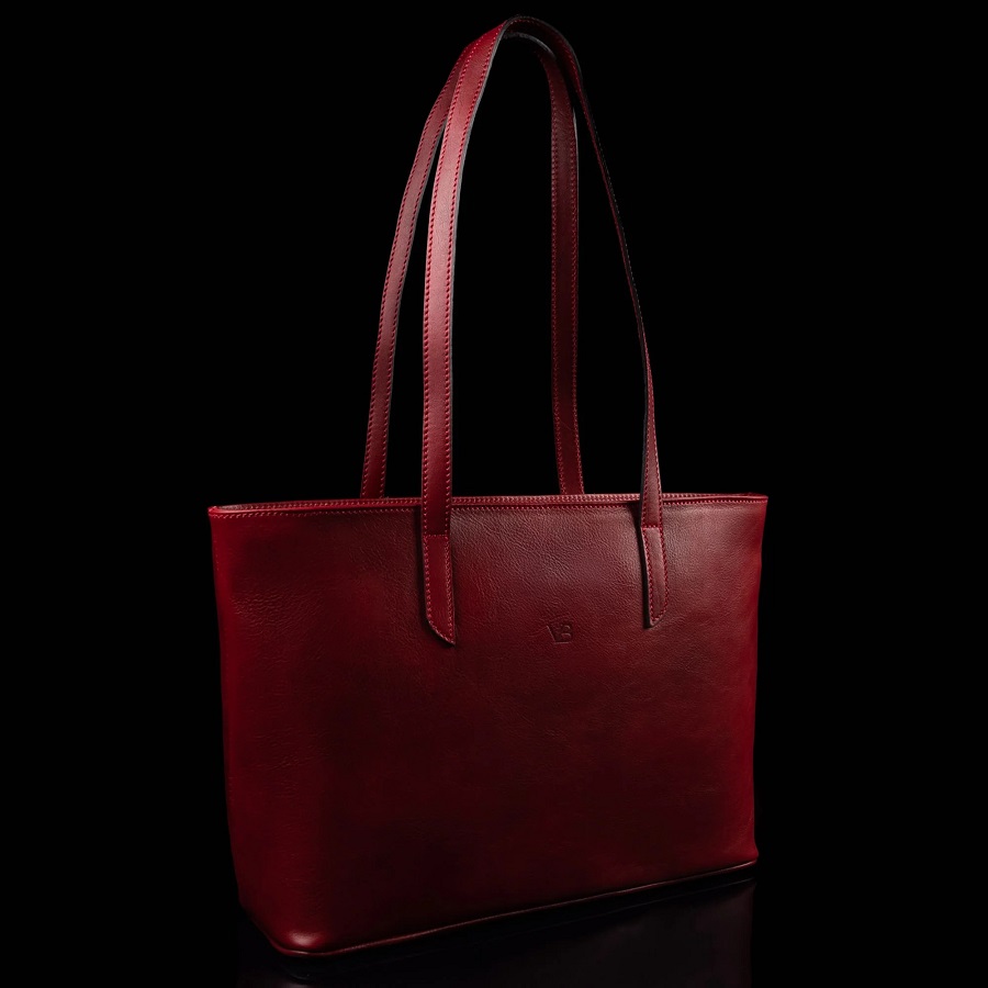 red tote bag
